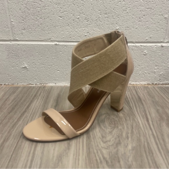 Donald J. Pliner Shoes - NWOT Donald J Pliner Alli Stretch Dress Sandal - Beige